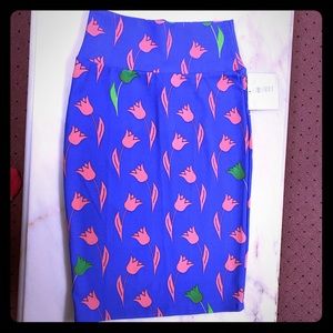 🌷 LulaRoe Tulip Cassie Skirt